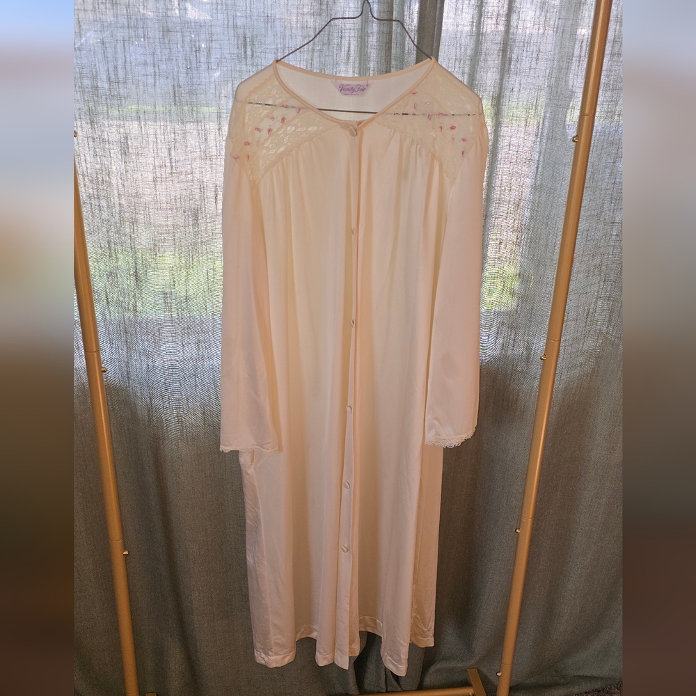Vintage Vanity Fair Robe